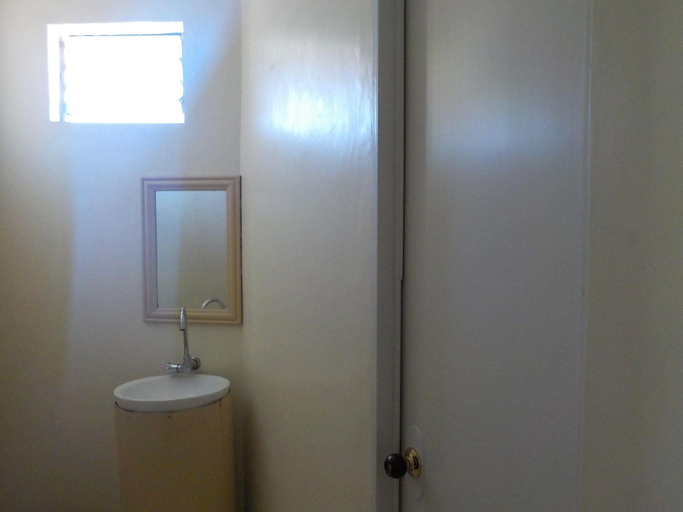 Bathroom 3, Aranas-Carillo Travellers Inn, Kalibo