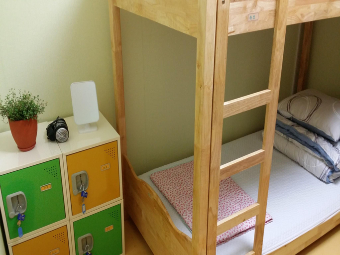 Bedroom 2, Episode Guesthouse, Tongyeong