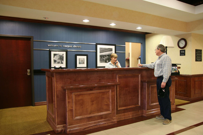 Public Area 2, Hampton Inn & Suites Corpus Christi I-37 - Navigation Blvd, Nueces