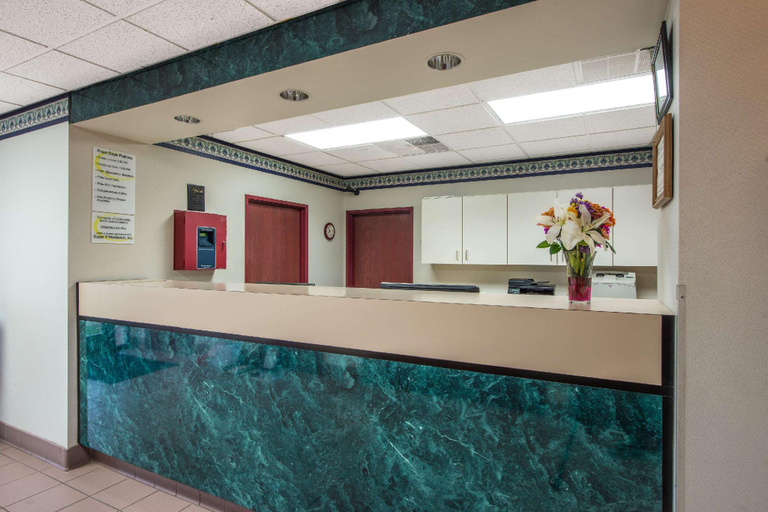 Public Area 2, Super 8 by Wyndham Waterloo, Monroe