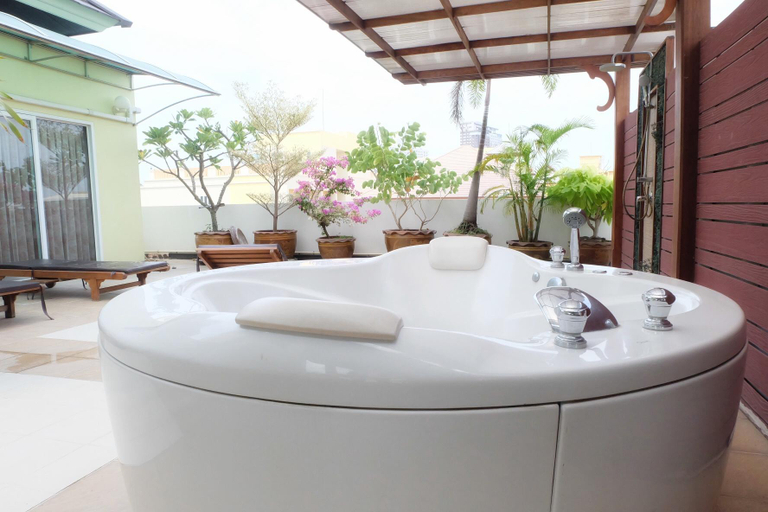 Bathroom 3, Thep apartment, Pattaya