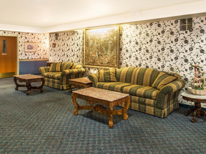 Public Area 2, Microtel Inn & Suites by Wyndham Sainte Genevieve, Sainte Genevieve