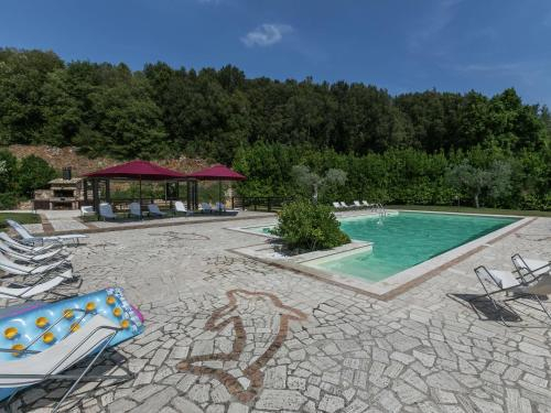 Luxury, modern apartment with pool and stunning views, 1 hour from Rome, Terni