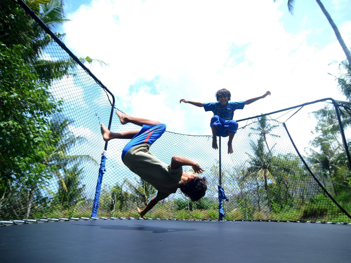 Others 3, The Studio, Lombok
