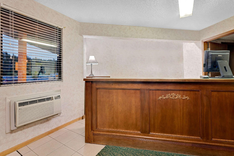 Public Area 2, Super 8 by Wyndham Keystone/Mt. Rushmore, Pennington