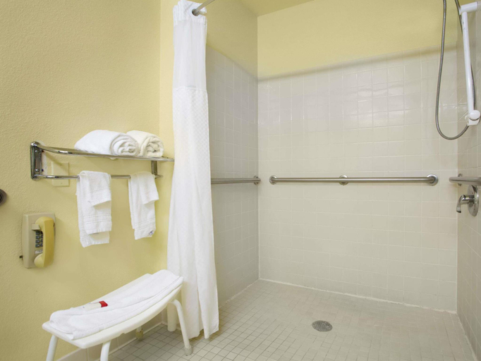 Bathroom 3, Super 8 by Wyndham Lynchburg VA, Lynchburg