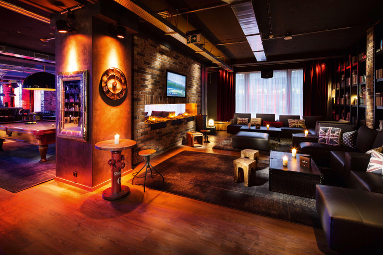 Public Area 2, Pulse 8, Praha 7