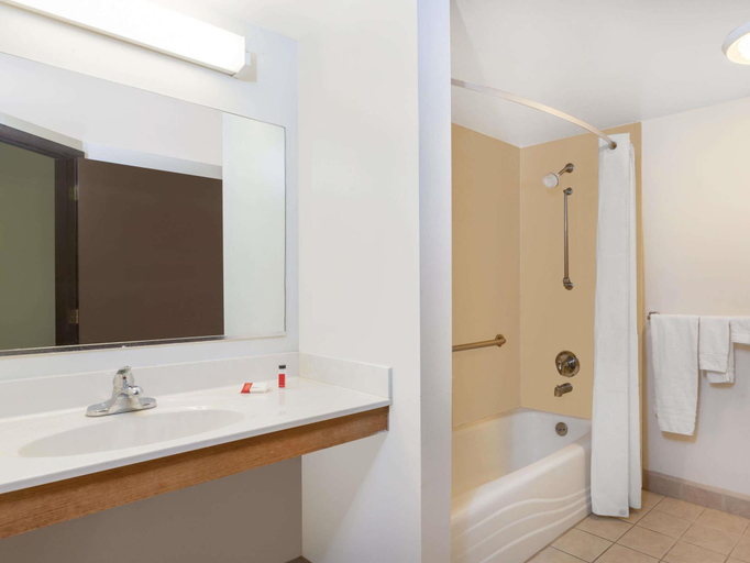 Bathroom 3, Super 8 by Wyndham Harrisburg Hershey West, Dauphin