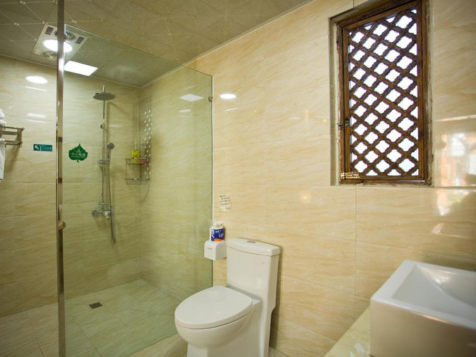 Bathroom, Lijiang Chayuwu Inn, Lijiang