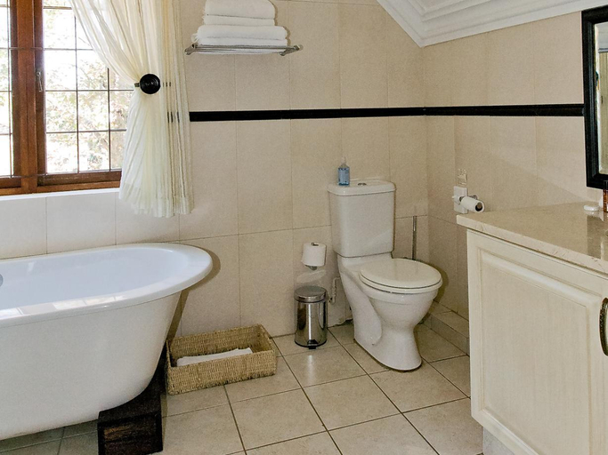 Bathroom 5, Eagle Wind Manor, eThekwini