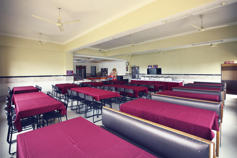 Others 3, Hotel Girija, Pune