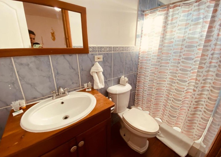 Bathroom, La Casa Corazón, Bocas del Toro