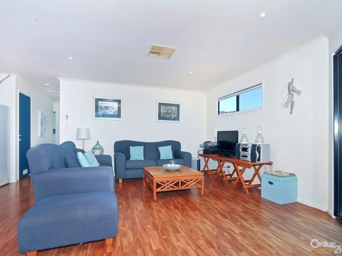 Others 3, Zephyr Shores, Adelaide