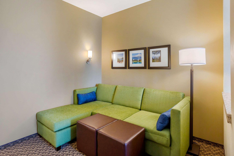 Bedroom 3, Comfort Suites Burlington near I-5, Skagit