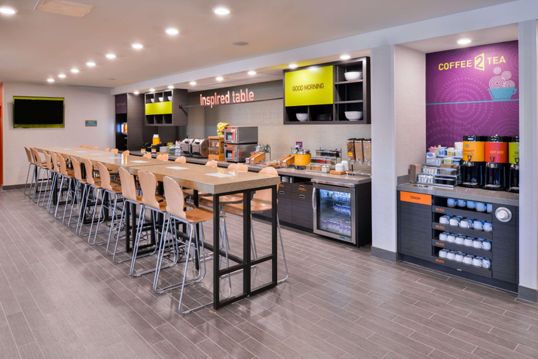 Food & Drinks 5, Home2 Suites by Hilton DuPont, Pierce