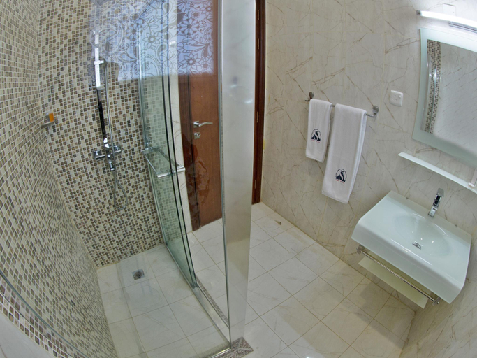 Bathroom 3, Sara Plaza Hotel, Salmiya