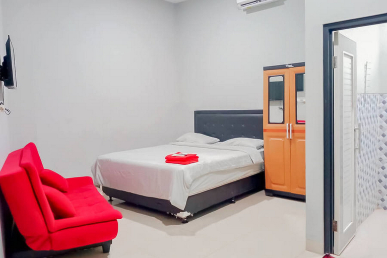 Bedroom 5, Mahkota Residence Mitra RedDoorz, Karawang