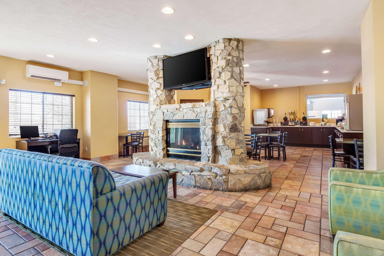 Public Area 2, Quality Inn & Suites Lincoln North, Lancaster
