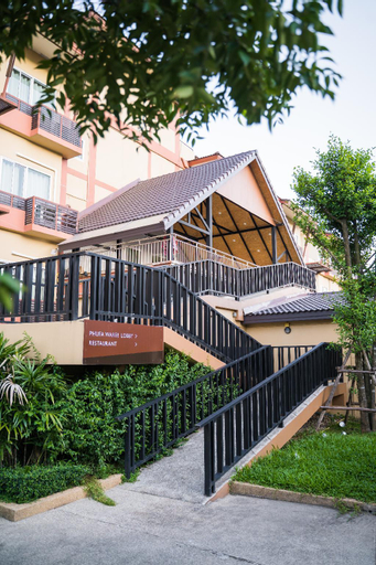 Exterior & Views 30