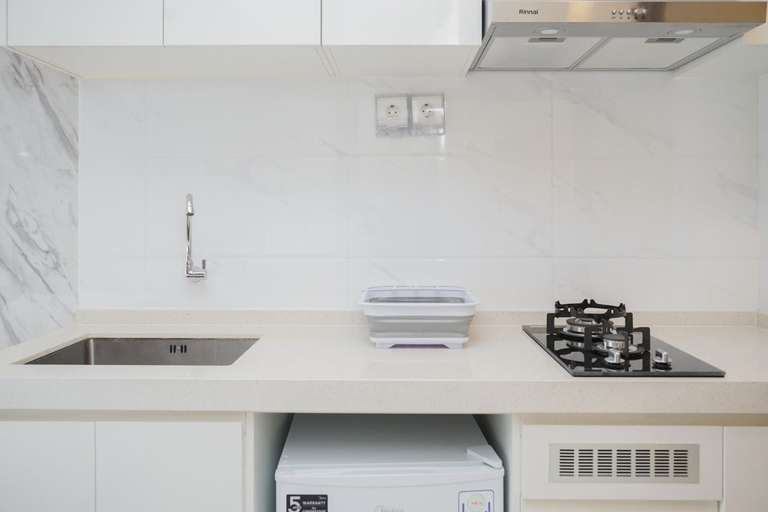 Others 5, Cozy and Minimalist Studio Room at Sky House BSD Apartment By Travelio, Tangerang Selatan