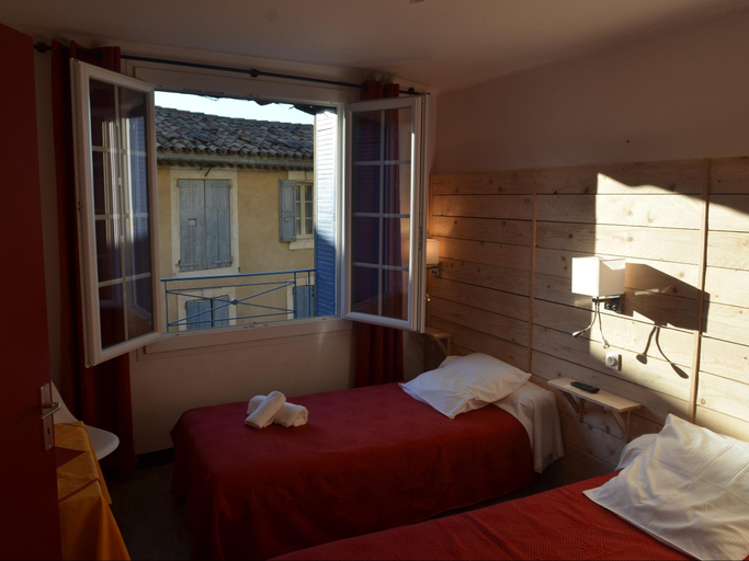Bedroom 3, Logis Hotel Panoramique César, Vaucluse