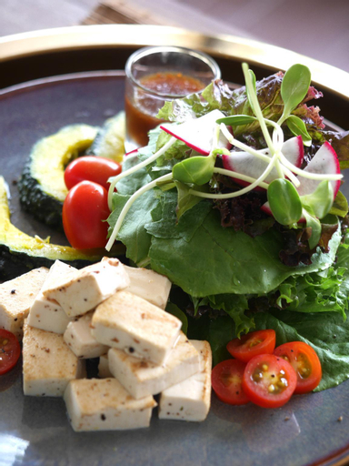 Food & Drinks 12