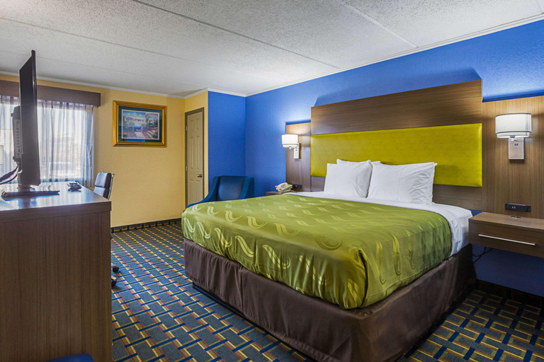 Bedroom 3, Quality Inn & Suites Six Flags Area, Fulton