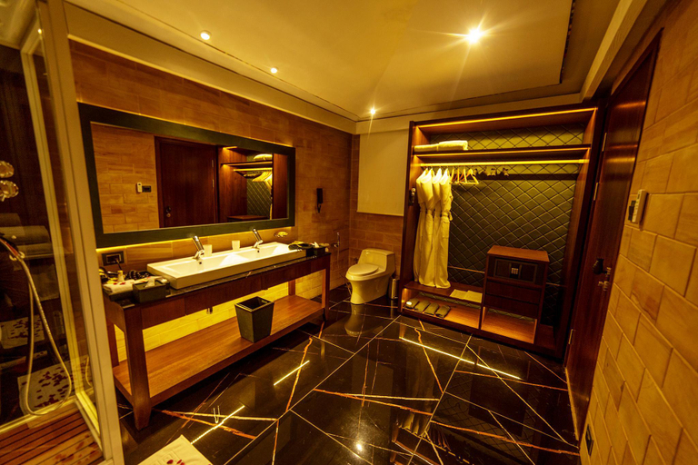 Bathroom 2, DATA Resort, Pune