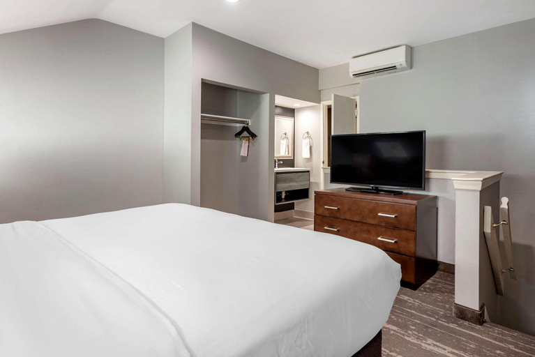 Bedroom 4, Somerset Lofts, Somerset