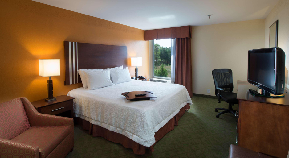 Bedroom 3, Hampton Inn Cornelia, Habersham