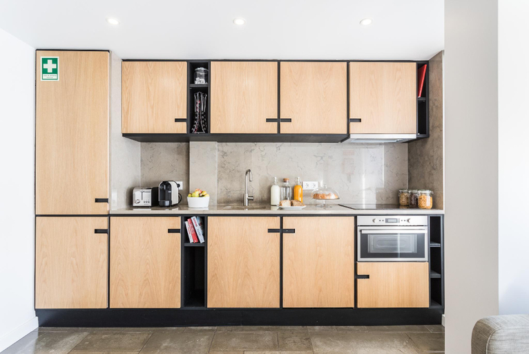 Others 5, Lisbon Airport Suites, Lisbon