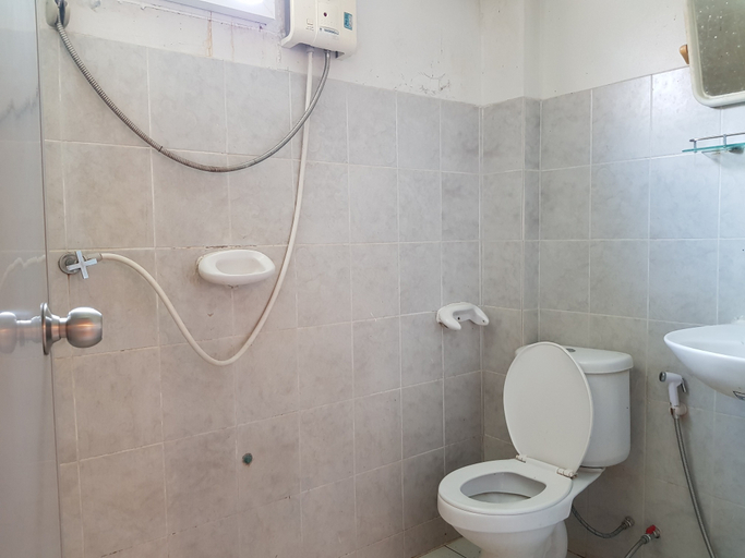 Bathroom 5, Punya Garden Hotel, Muang Phitsanulok