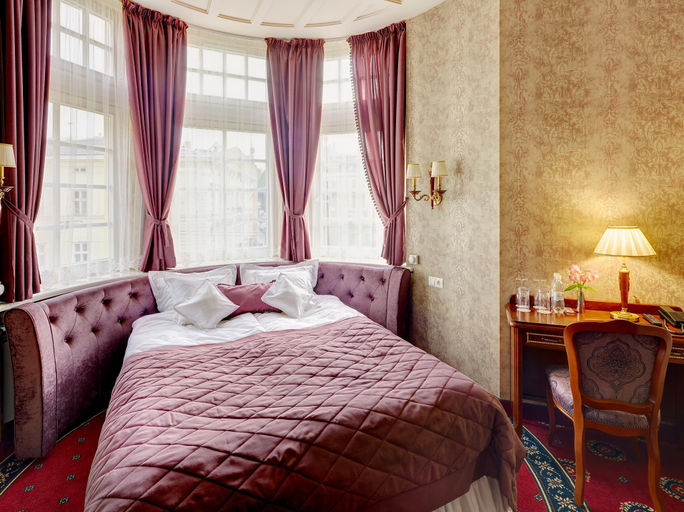 Bedroom 2, Atlas Hotel, L'vivs'ka