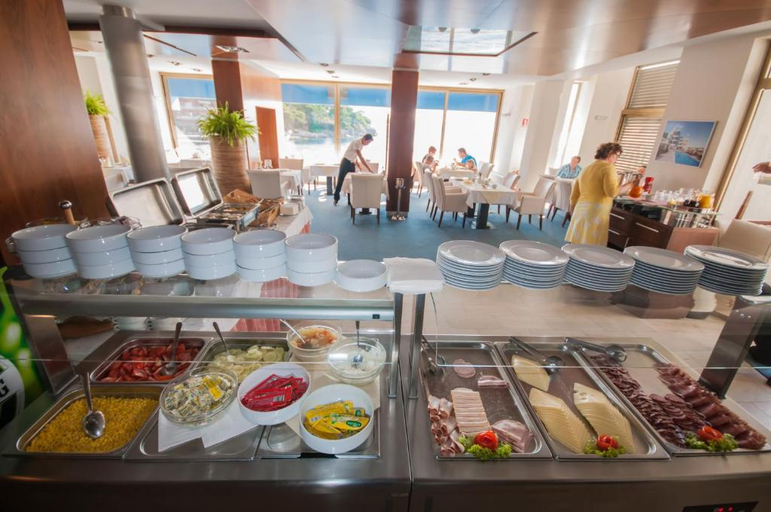 Food & Drinks 5, Bozava - Maxim, Sali