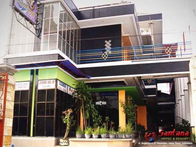 Exterior & Views 2, Hotel Santana Syariah by ZUZU, Malang