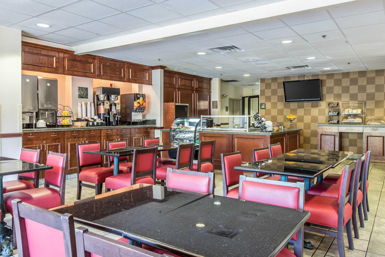 Food & Drinks 5, Clarion Inn & Suites, Sevier