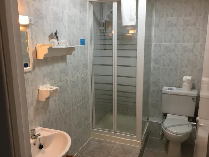 Bathroom 3, The Granville Hotel, Blackpool