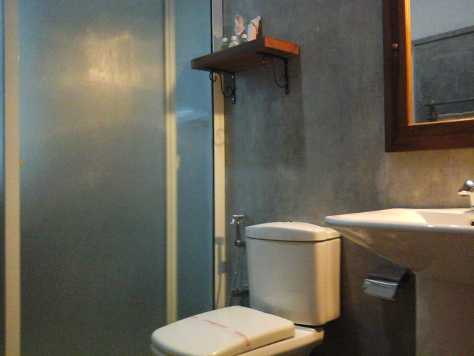 Bathroom 4, Nil Diya Mankada Safari Lodge, Embilipitiya