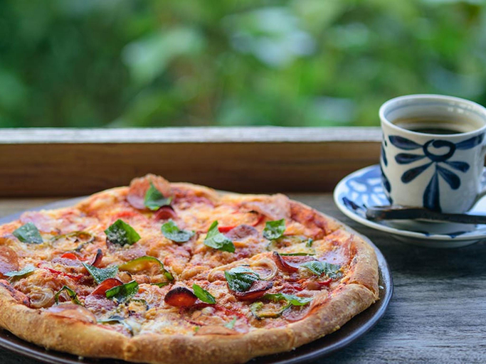 Food & Drinks 5, Condominium Kaze No Terrace Doka Doka, Onna