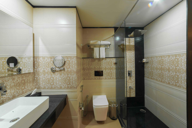 Bathroom 4, Costa Riviera Hotel, Varanasi