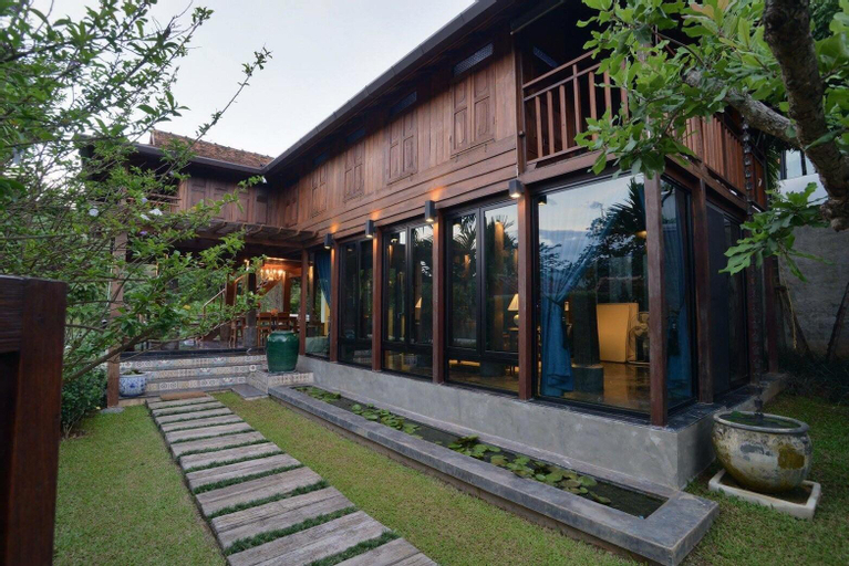 Exterior & Views 18