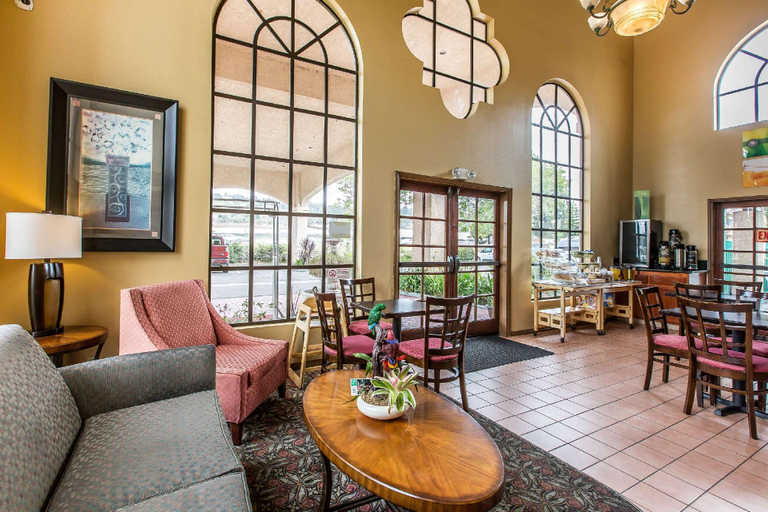 Public Area 2, Quality Inn & Suites Camarillo - Oxnard, Ventura