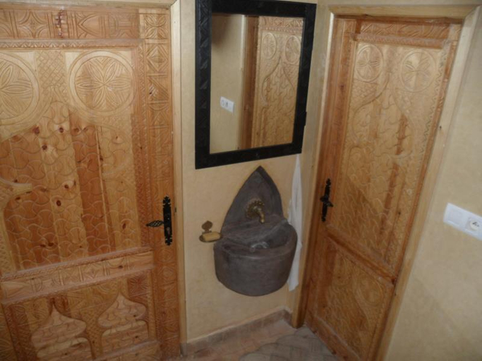 Bathroom 1, Dar Rio Oro Hotel