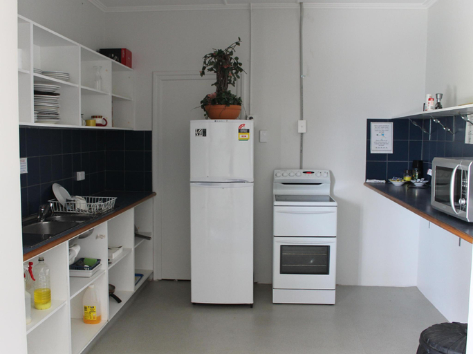 Others 2, Tin Can Bay Backpackers, Cooloola (excl. Gympie)