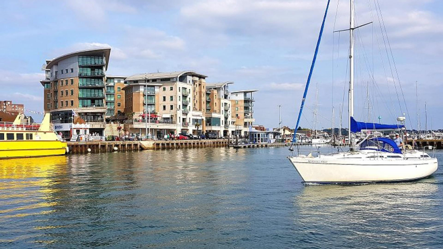 Reflections, Poole