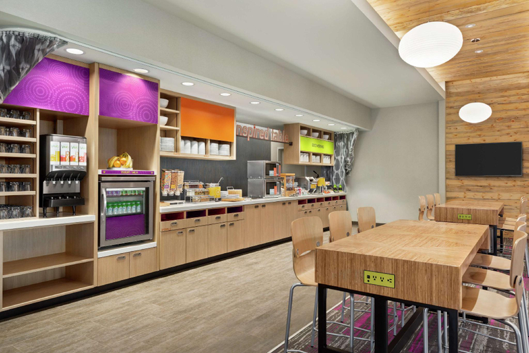 Food & Drinks 5, Home2 Suites by Hilton Colorado Springs South, El Paso