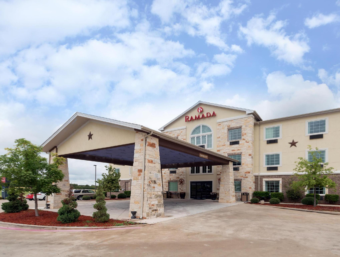 Exterior & Views 1, Comfort Inn & Suites Gatesville, Coryell
