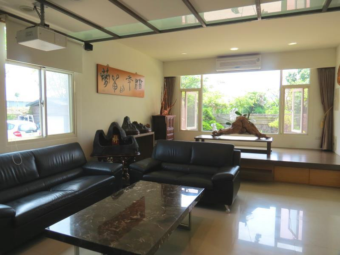 Public Area 3, Simple Happiness Hostel, Yilan