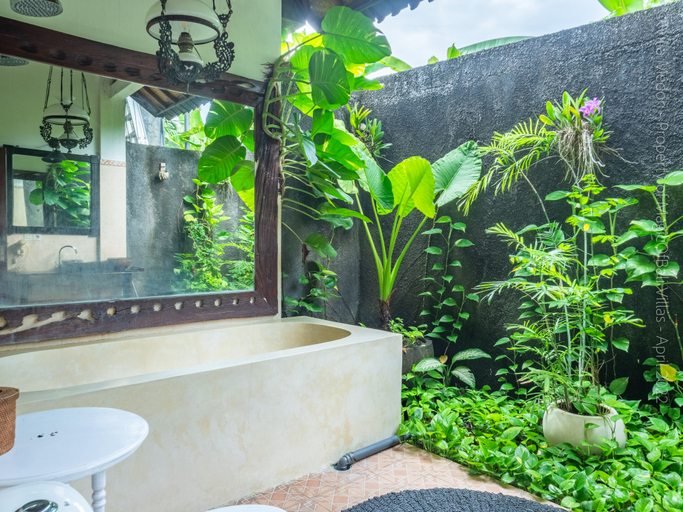 Bathroom 5, Medori Villa Seminyak, Badung