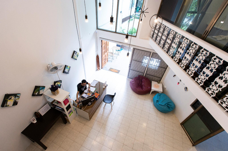 Public Area 3, Home16 Hostel 16, Khlong Toey
